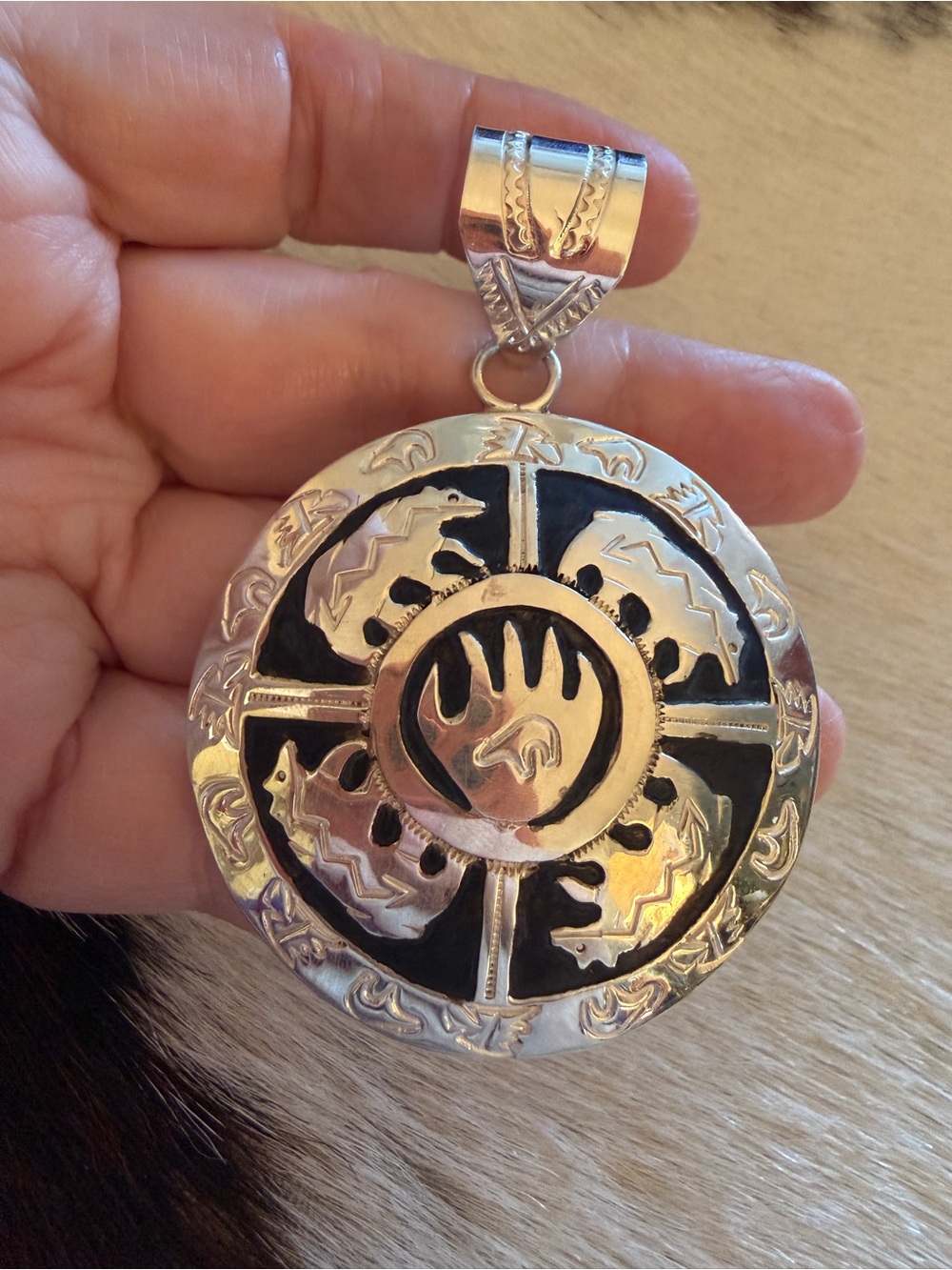 ❤️ Signed Navajo Alonzo Mariano Bear Claw Story Teller Pendant Sterling 2.69”L - Picture 10 of 16